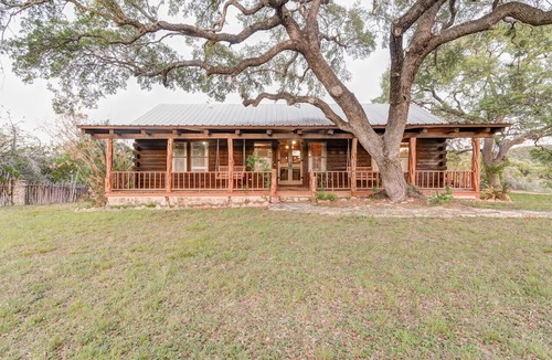 Uvalde House | Lightning Bug Springs Retreat