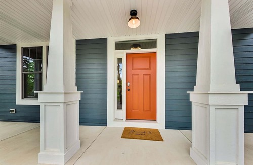 Zenda House | Black Point House: Spacious 4BR lake retreat in Lake Geneva, perfect for family gatherings.