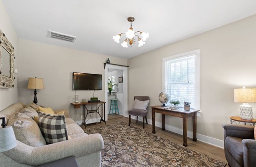 Hixson House | Genevieve's Cottage! Totally Renovated with all the Charm!