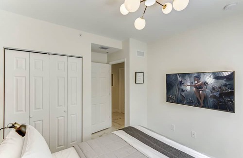 Wynwood Art District Apartment | ArTease 4: Walk to Wynwood & Design District