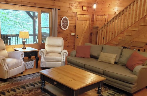 Maggie Valley Cabin | Log Cabin, Rushing Creek, Hot Tub, Firepit, Wood Fireplace, WiFi, A/C