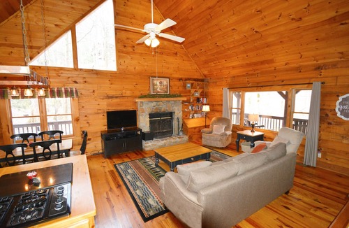 Maggie Valley Cabin | Log Cabin, Rushing Creek, Hot Tub, Firepit, Wood Fireplace, WiFi, A/C