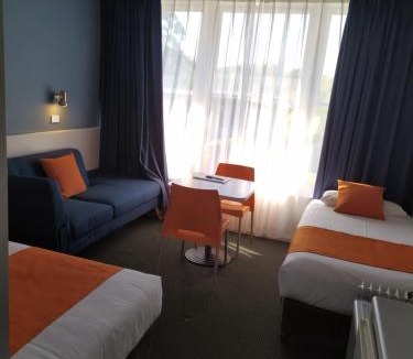 Lutana Hotel | Waterfront Lodge Motel