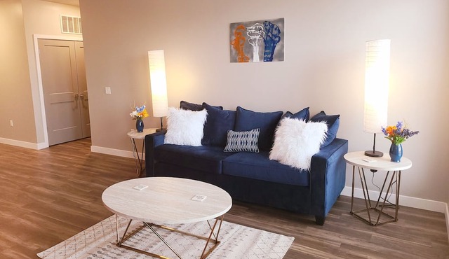 Hot Tub Open- 3rd Floor Queen Suite w/View (323)