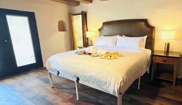 LUXX LODGE Glamping and Taos RV Park
