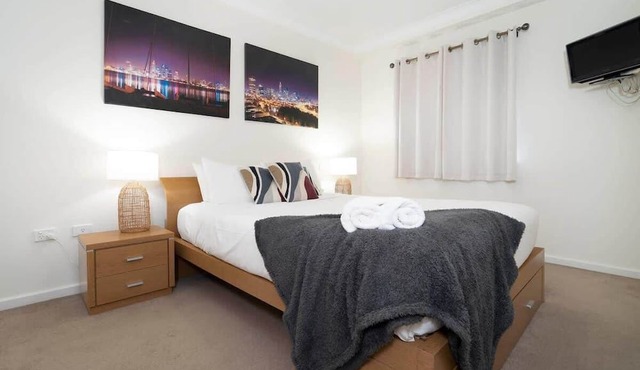 302 Sunny KingsPark Perth CBD 1BR Pool Gym in Perth