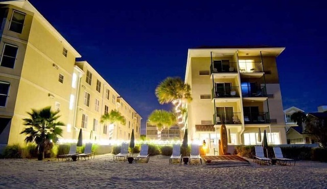 Partial Ocean View Room w/Free WiFi, Private Balcony, & Walk-In Shower