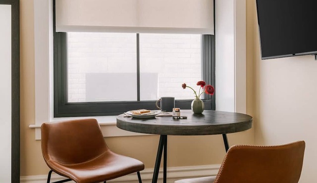 LIVN Millennium Park Downtown Chicago Prem Studio in Chicago