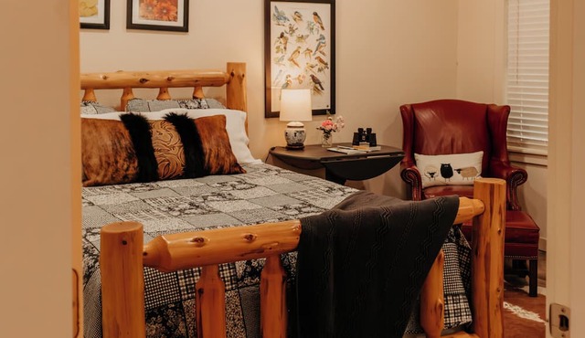 Pet Friendly Cabin on 6,000 Acre Ranch! Hiking & Overlanding Paradise!