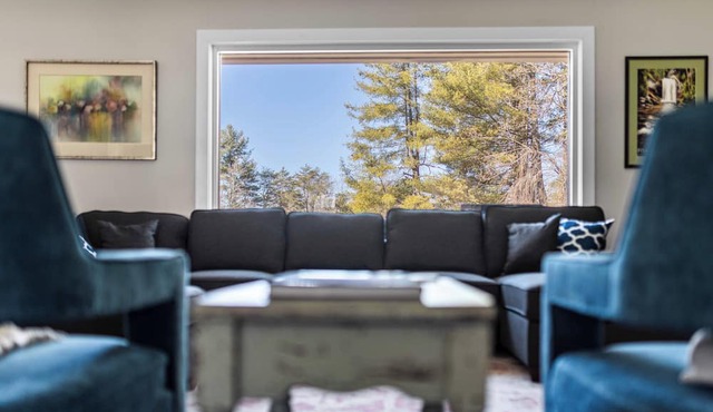 Lake Access,Kayak,River Floats, Firepit, Gameroom, Pool Table, Mins to AVL/Hendo