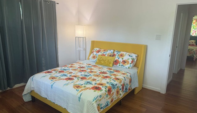San Bernard River House 4-BR, 3-B stunning river views, fishing pier, boat lift in Brazoria