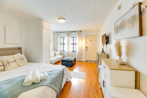 Walk to North Myrtle Beach: Studio w/Pool Access! in Myrtle Beach